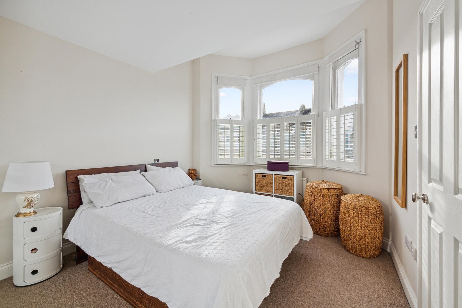 Flat Ballater Road in Greater London