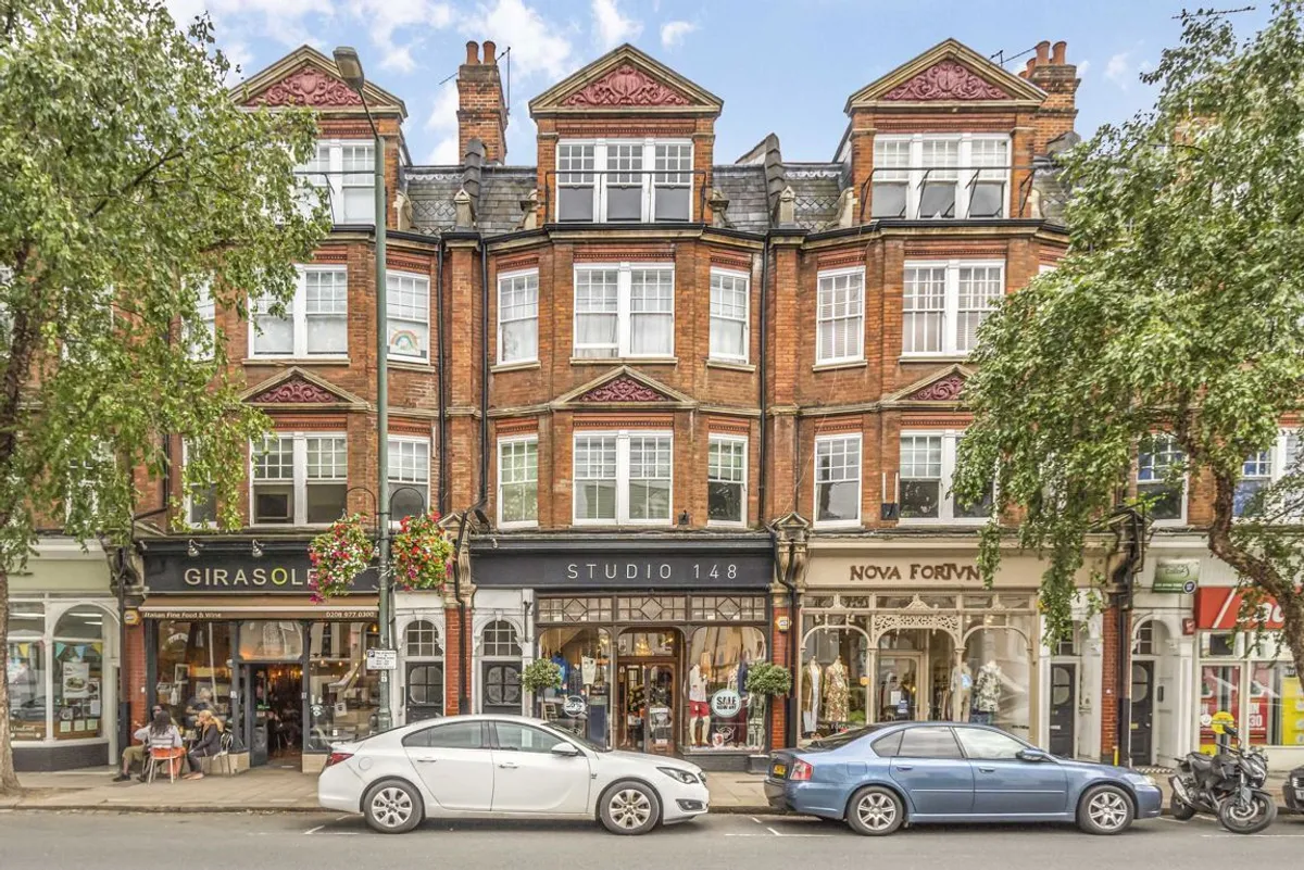 Flat High Street in Greater London