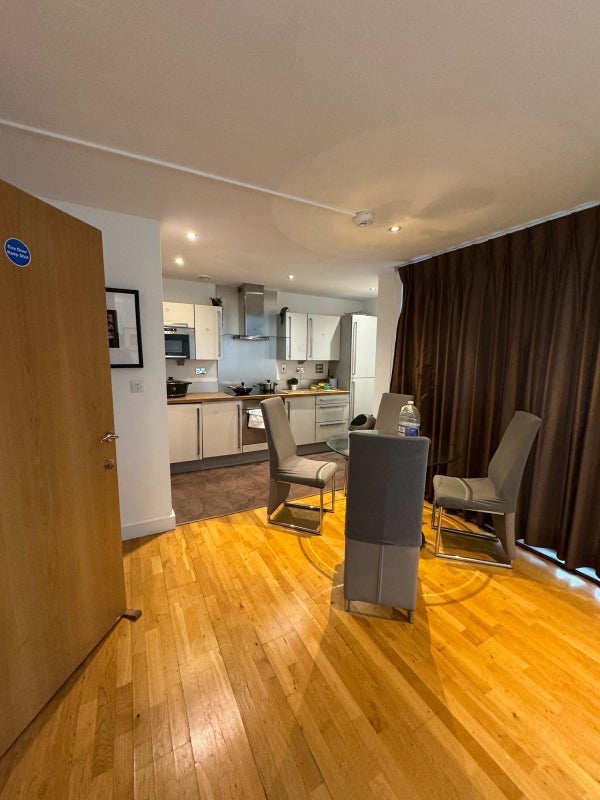 Room Blackwall Way in Greater London