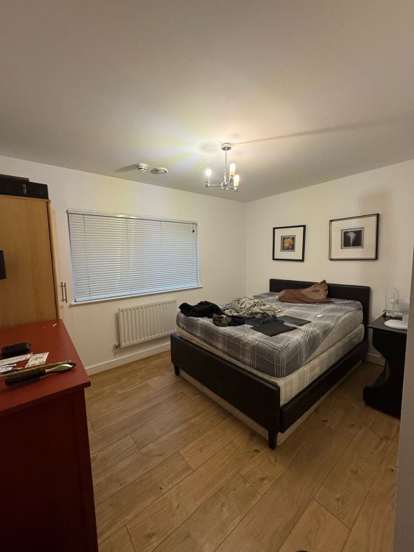 Room Blackwall Way in Greater London