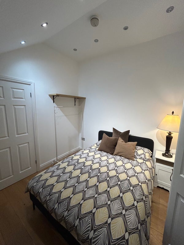 Room Church Road in Greater London