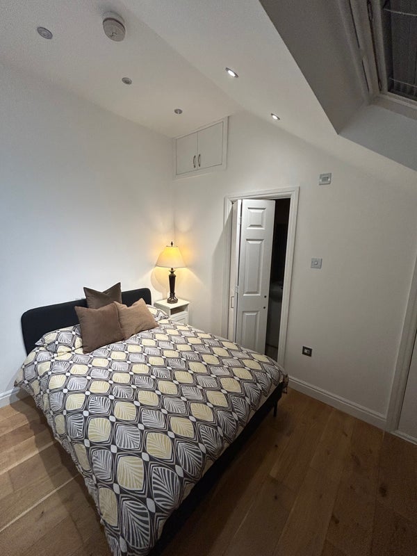 Room Church Road in Greater London