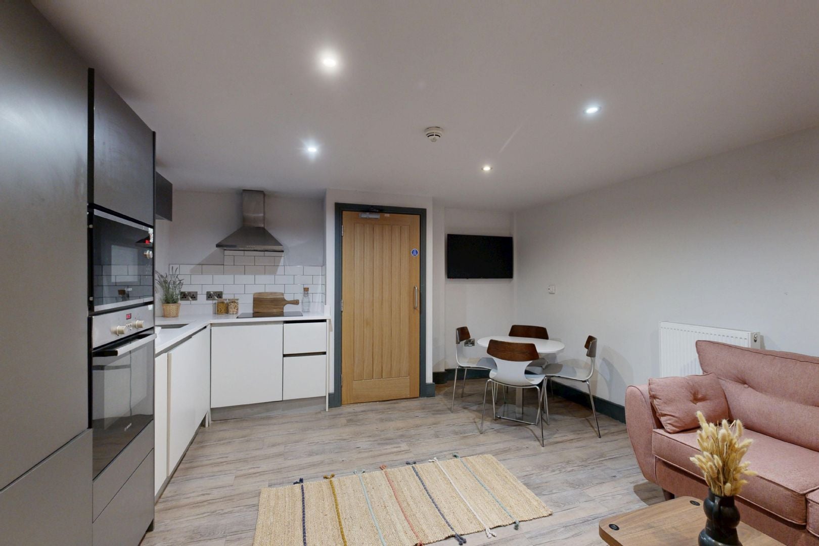 Room Hounds Gate in Nottingham
