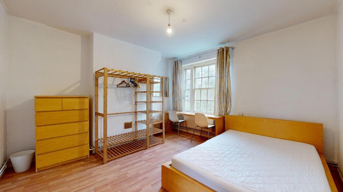 Flat Kennington Park Road in Greater London