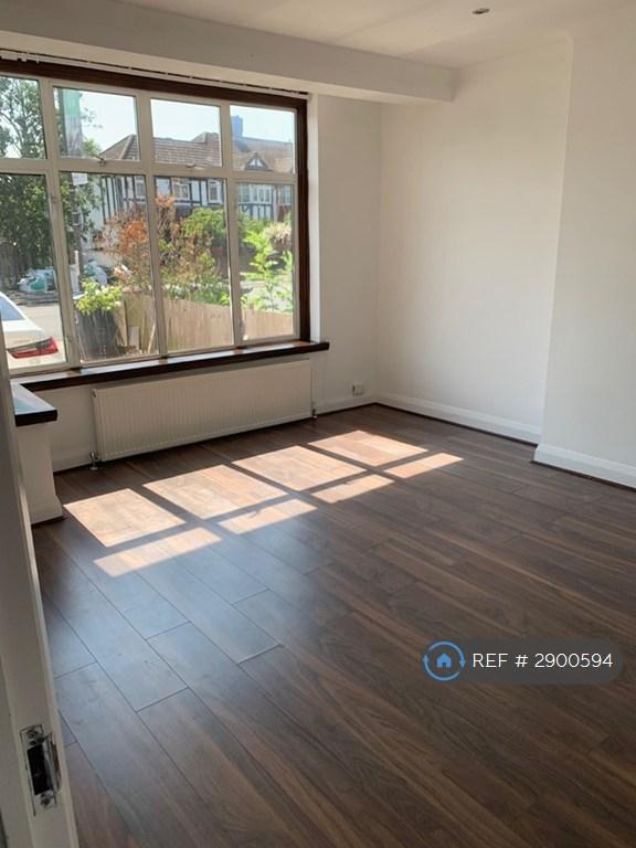 House Links Avenue in Greater London