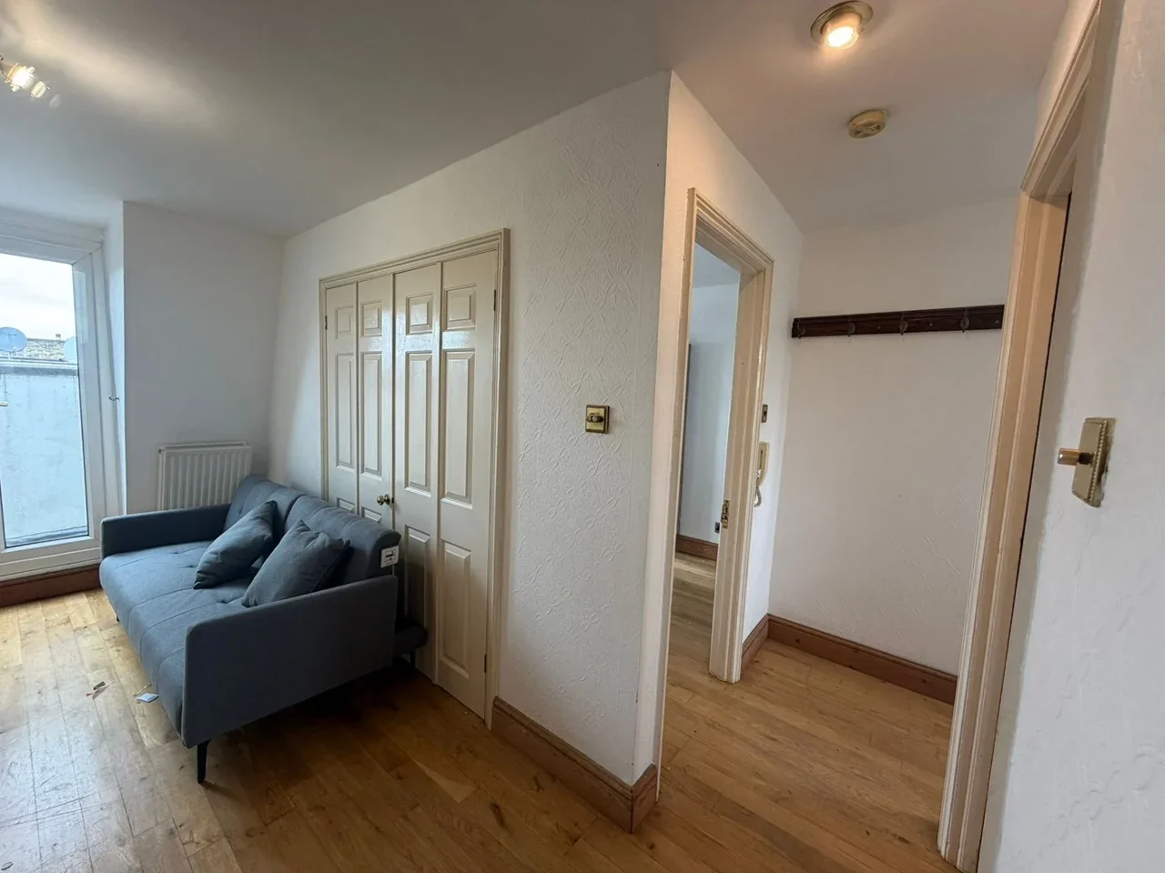 Flat Jackson Road in Greater London