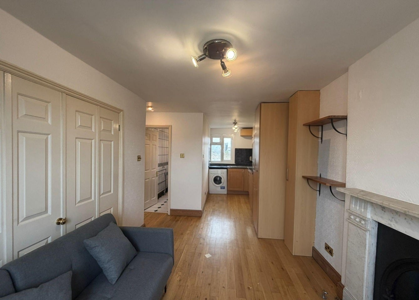 Flat Jackson Road in Greater London