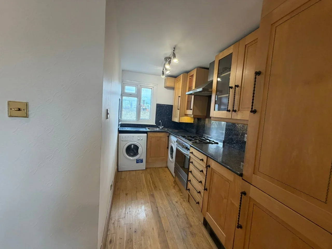Flat Jackson Road in Greater London