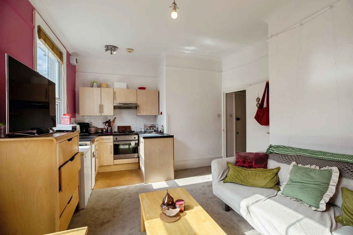 Flat Railton Road in Greater London
