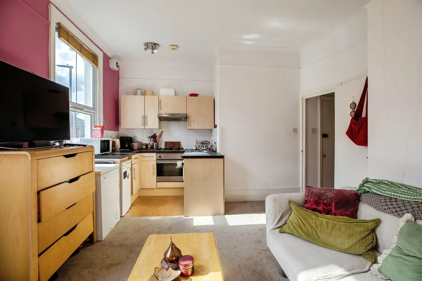Flat Railton Road in Greater London