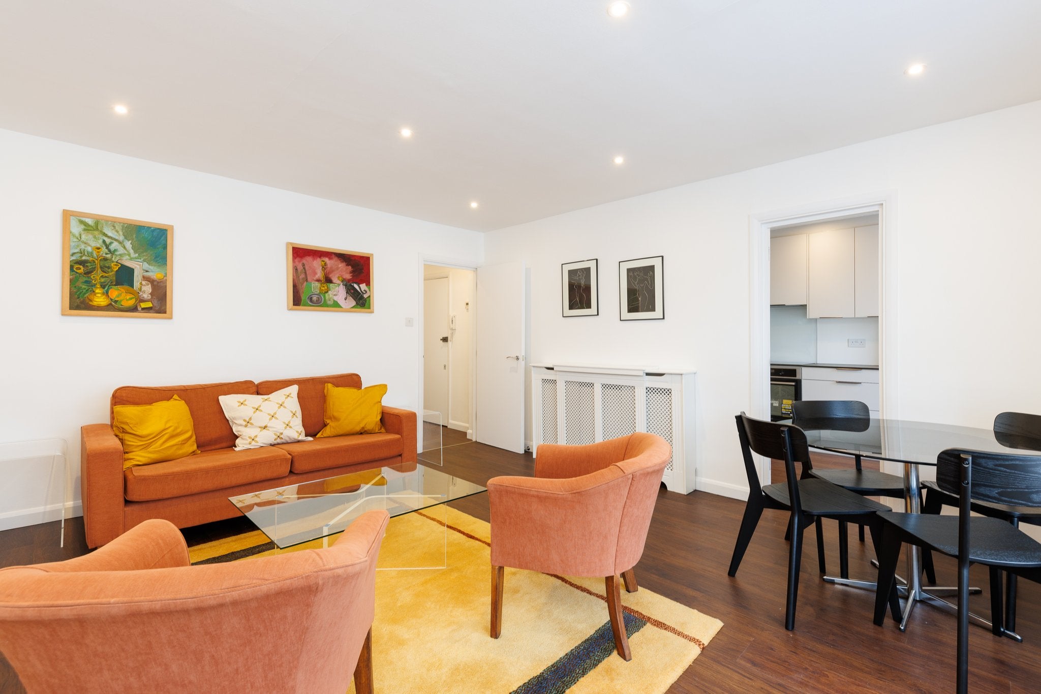 Flat Sinclair Gardens in Greater London