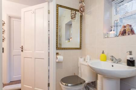 Room The Mount Square in Greater London
