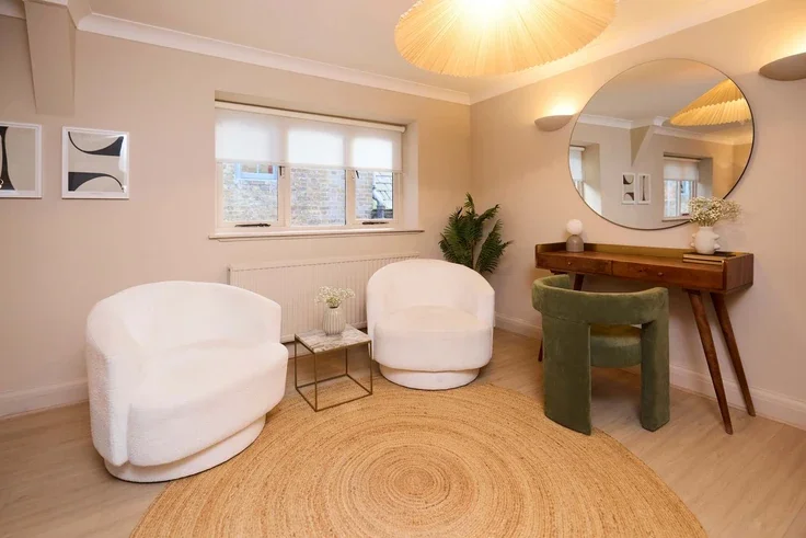 Flat Macroom Road in City of Westminster