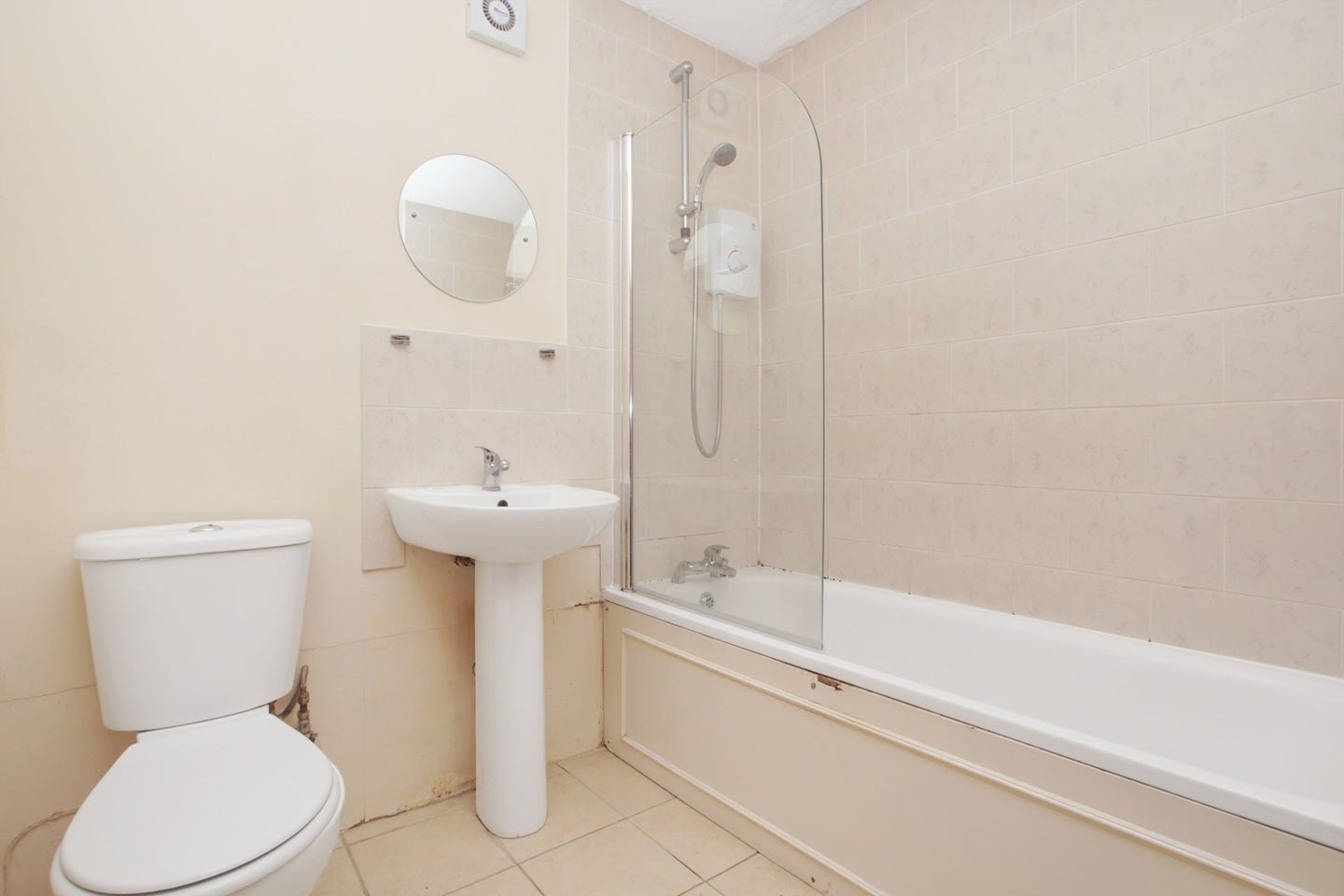 Flat Clifton Avenue in Greater London