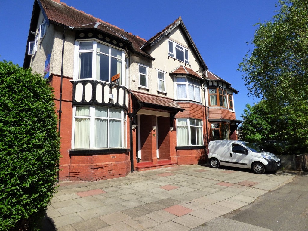 Flat Marsland Road in Trafford