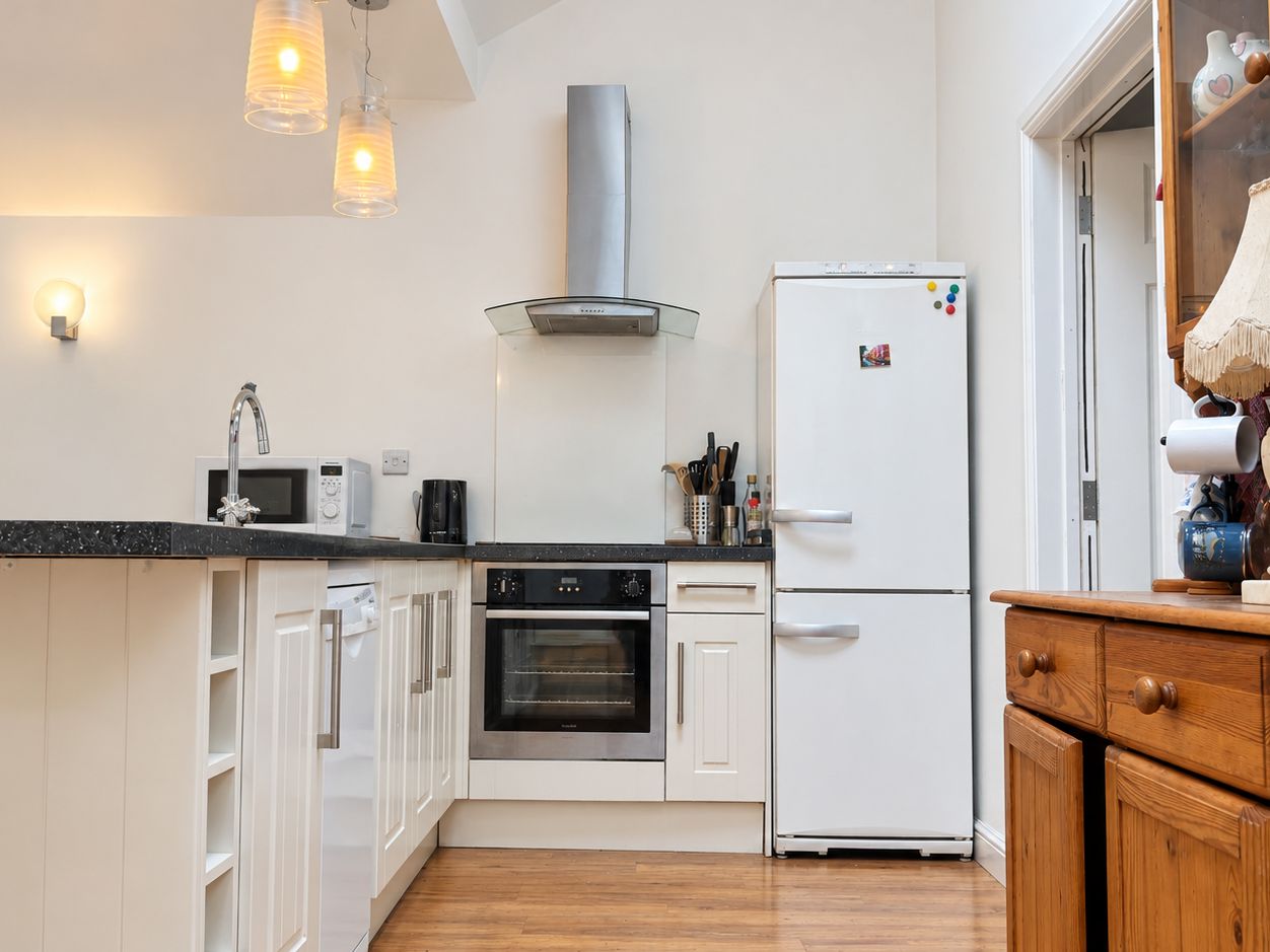 Flat Sommerville Road in Bristol