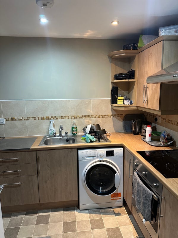Room Captain Webb Drive in Dawley