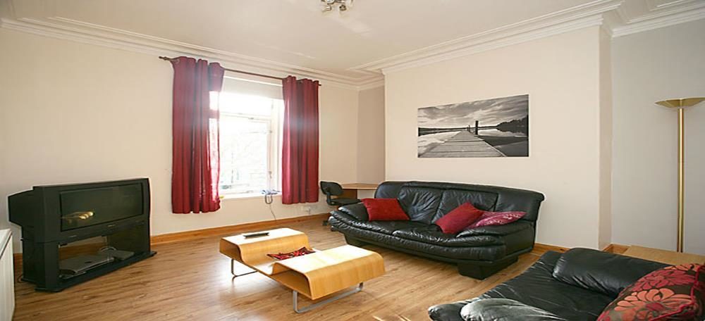 Flat Whitehall Place in London
