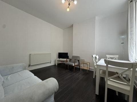 Room Sefton Road in Birmingham
