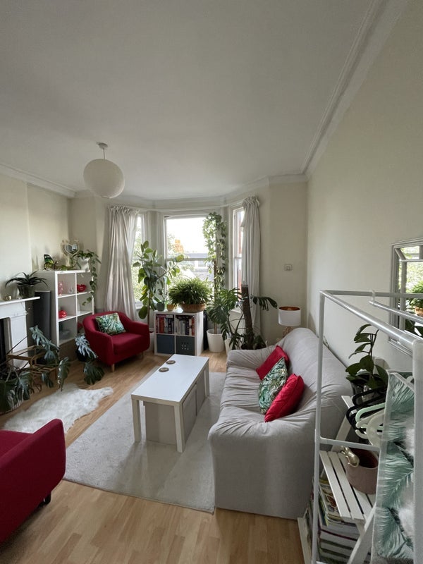 Room Kingwood Road in Greater London