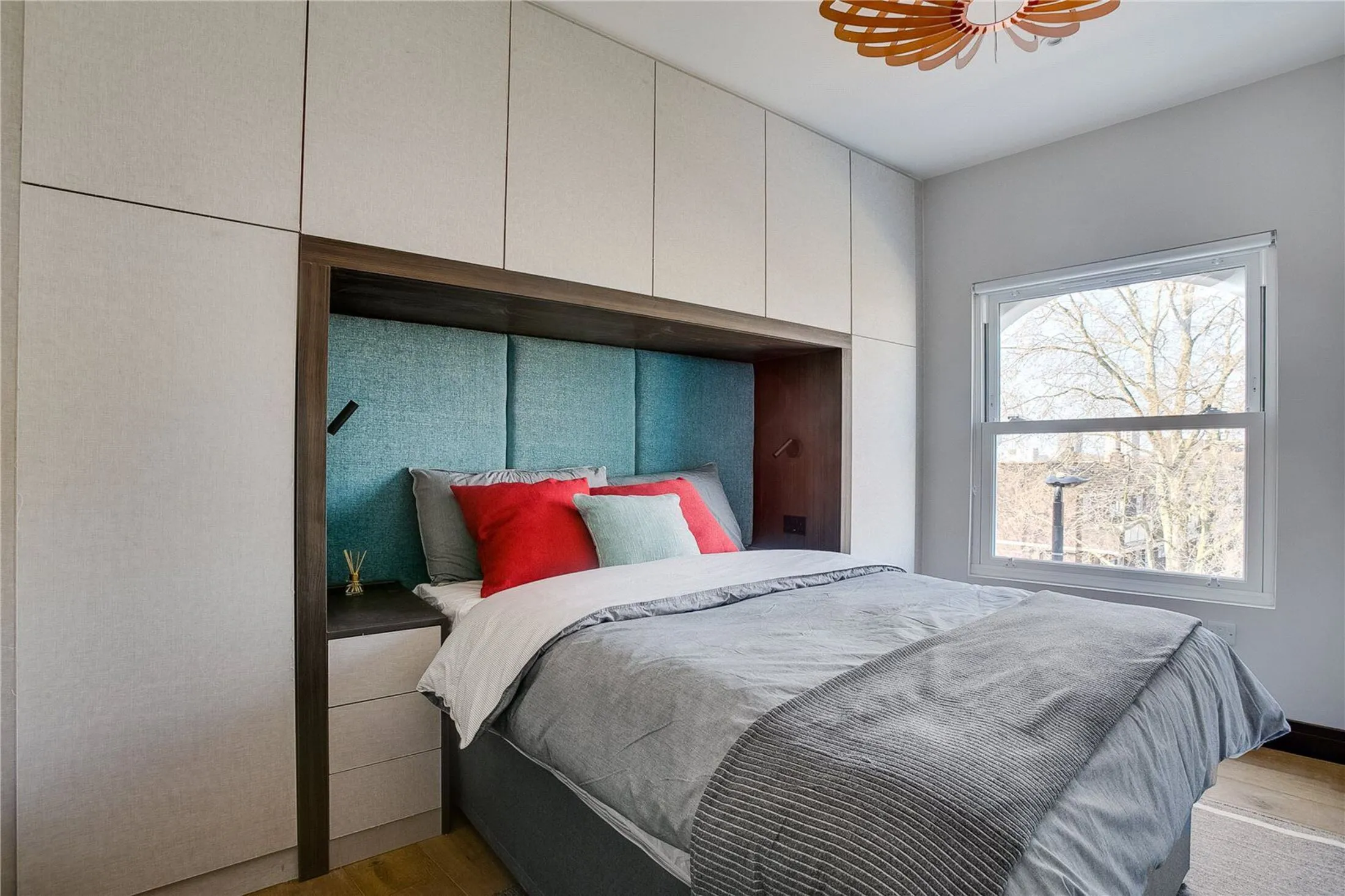 Room Stormont Road in Greater London