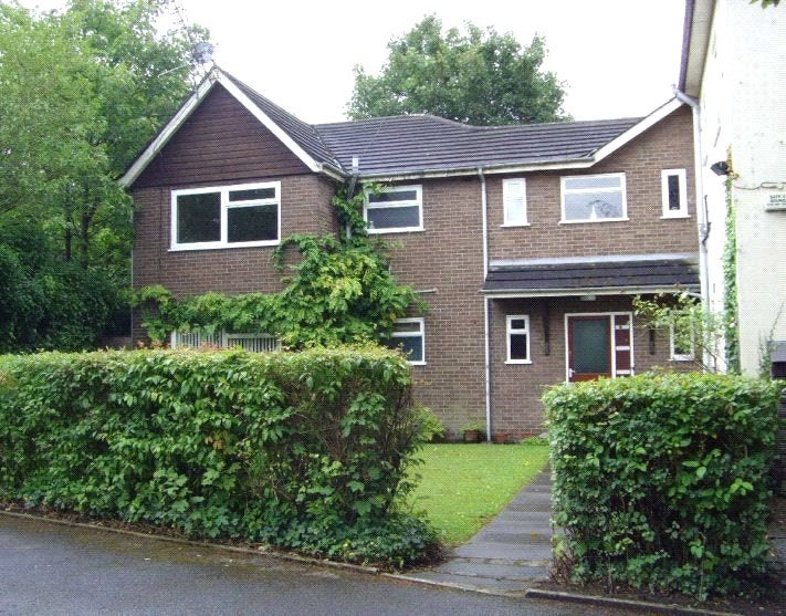 Flat Burton Road in Manchester