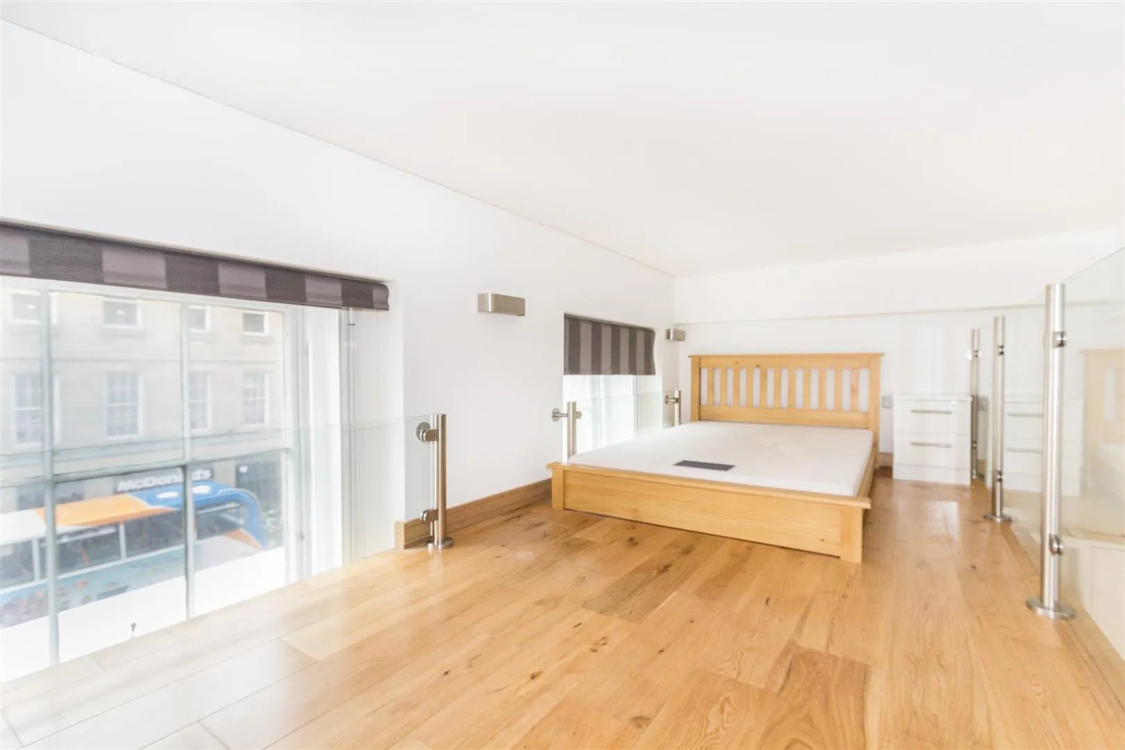 Flat Grainger Street in Newcastle upon Tyne