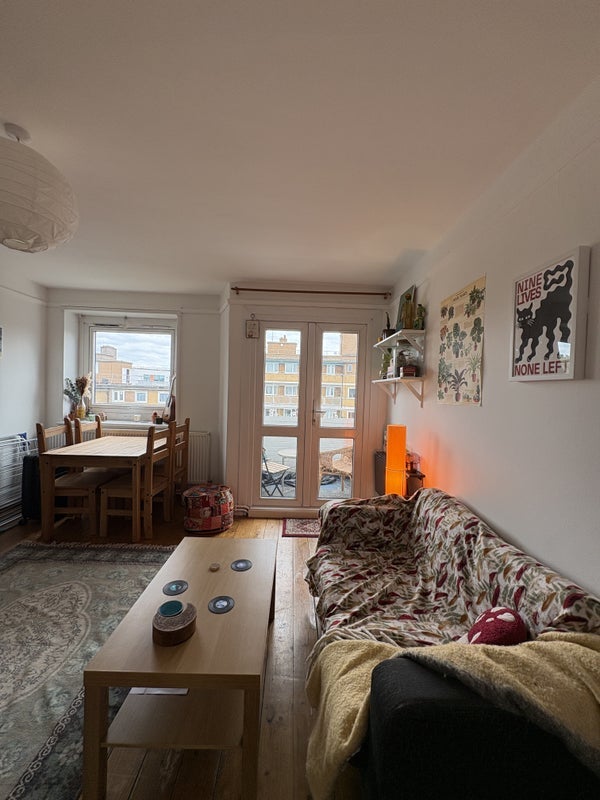 Room Gaywood Close in Greater London