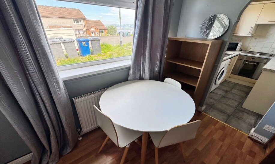 Flat Dougliehill Terrace in Port Glasgow