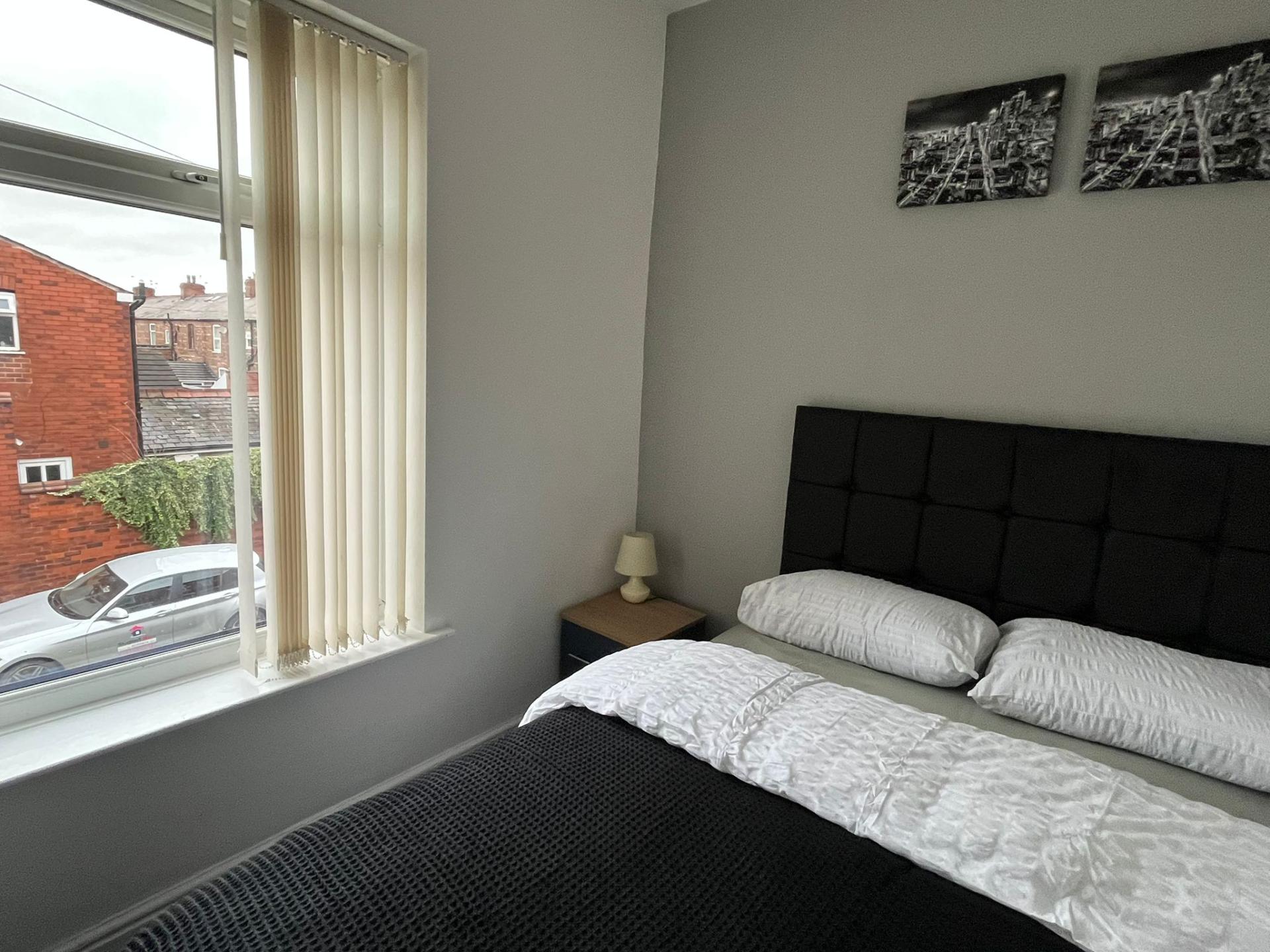 Flat Cedric Street in Salford