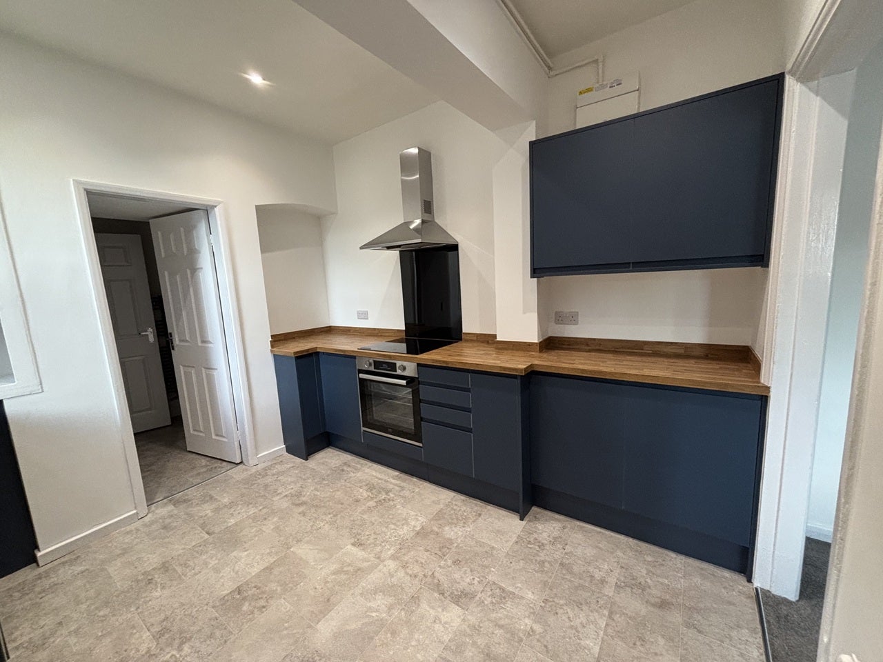 Flat Stoughton Road in Leicester
