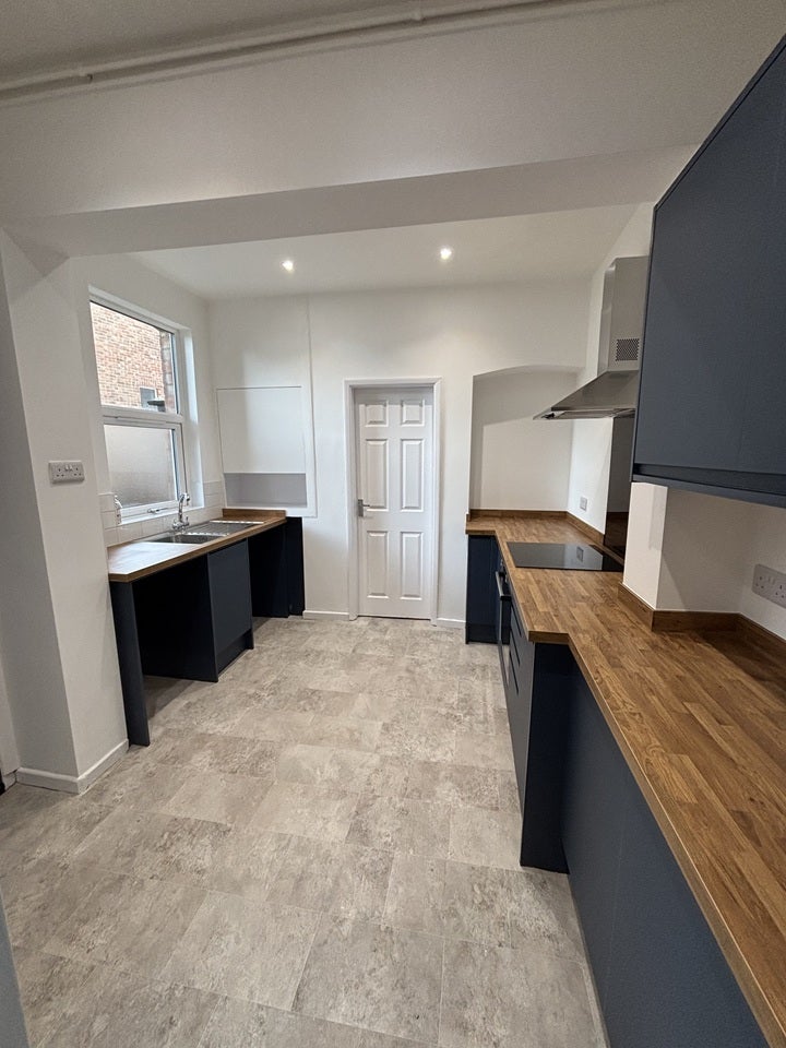Flat Stoughton Road in Leicester