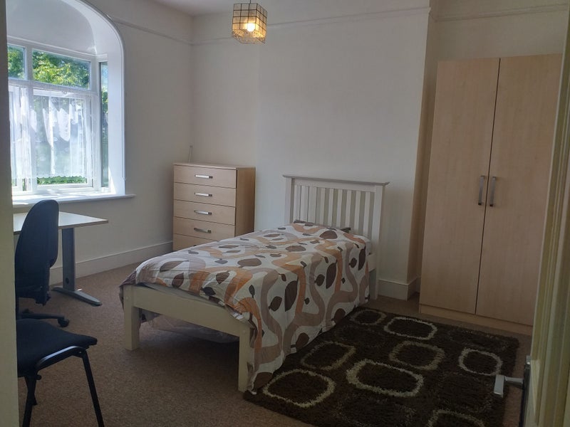Room Foulser Road in Greater London