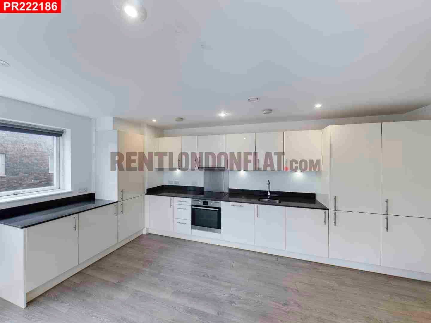 Flat Spa Road in Greater London