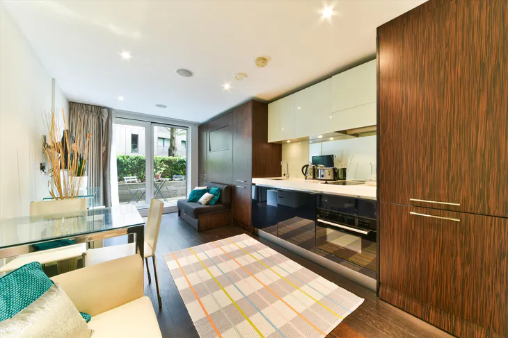 Flat Gatliff Road in City of Westminster