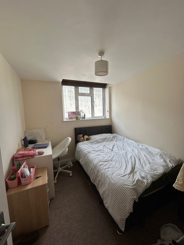 Room Bond Street in Bristol