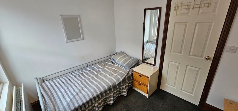 Room Mora Road in Greater London