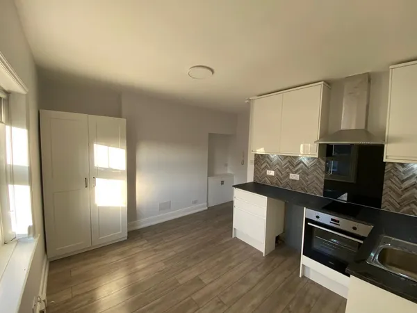 Flat Bower Mount Road in Maidstone