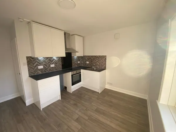 Flat Bower Mount Road in Maidstone