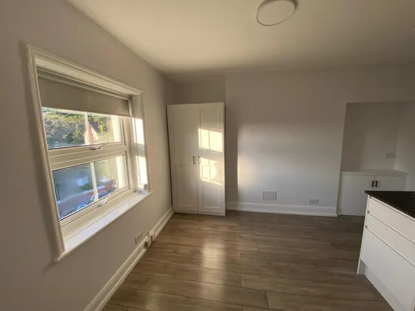 Flat Bower Mount Road in Maidstone