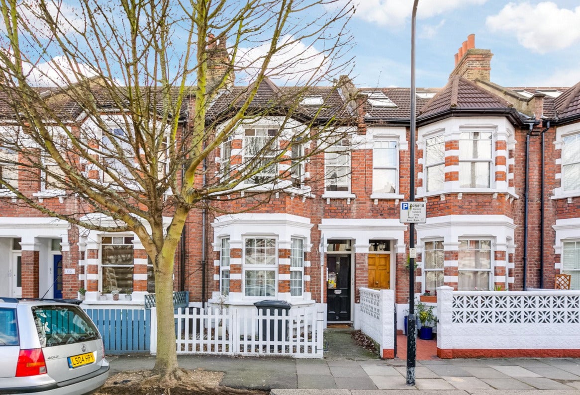 Flat Whellock Road in Greater London
