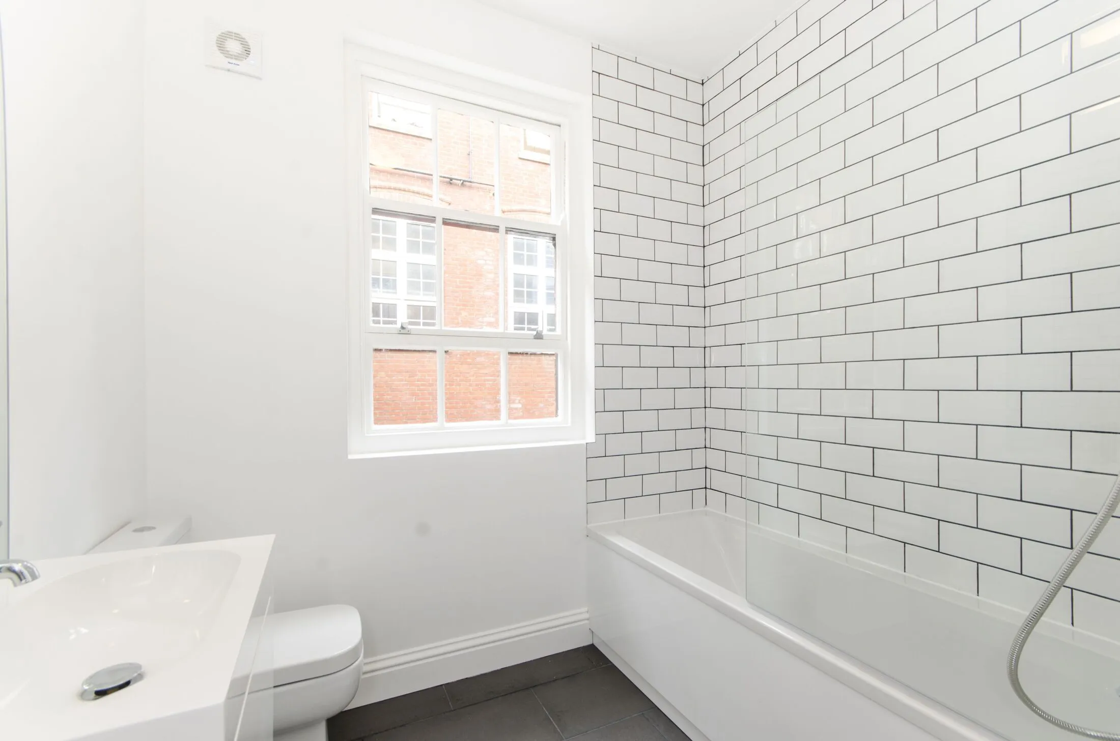 Flat Beccles Street in Greater London