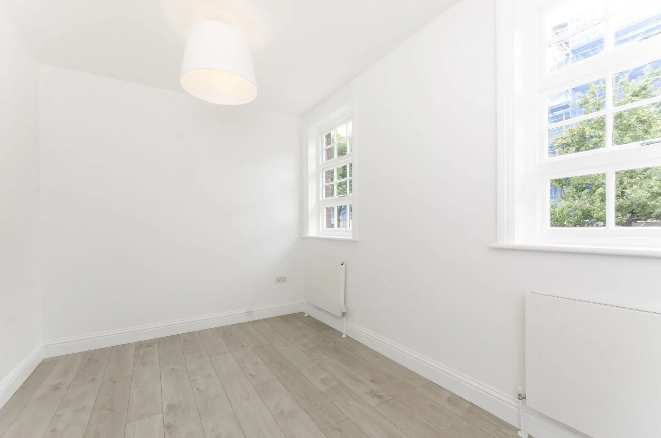 Flat Beccles Street in Greater London