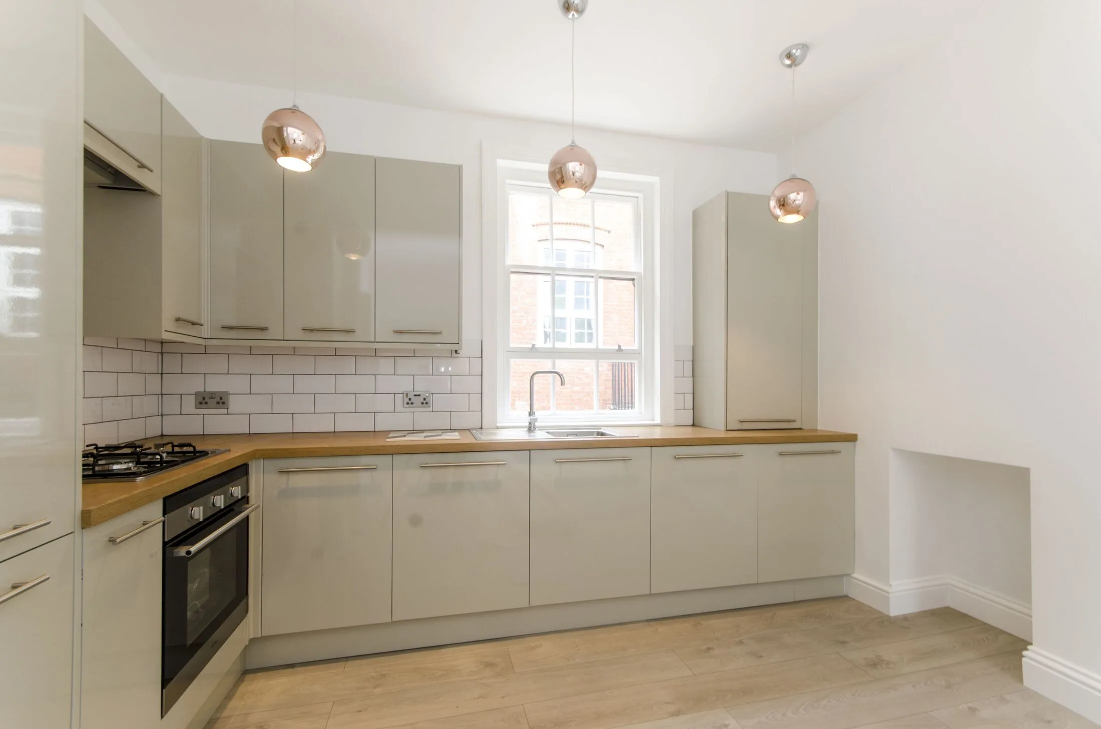 Flat Beccles Street in Greater London