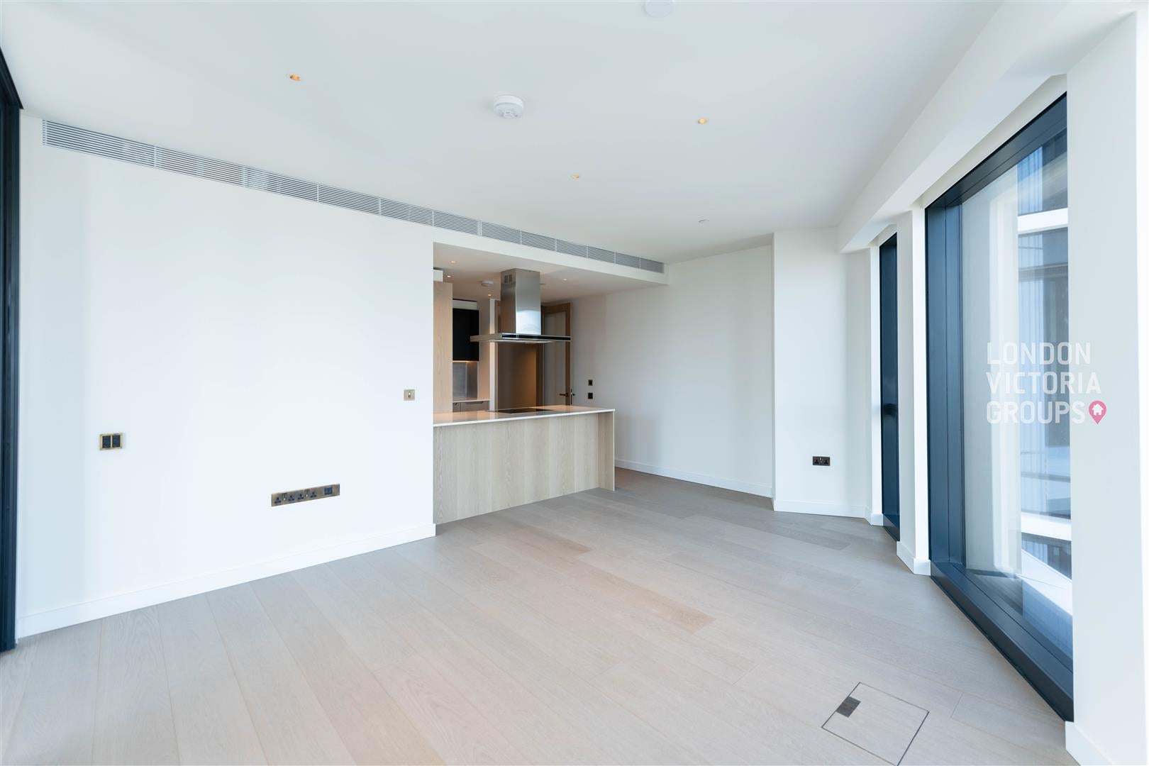 Flat Carnation Way in Greater London