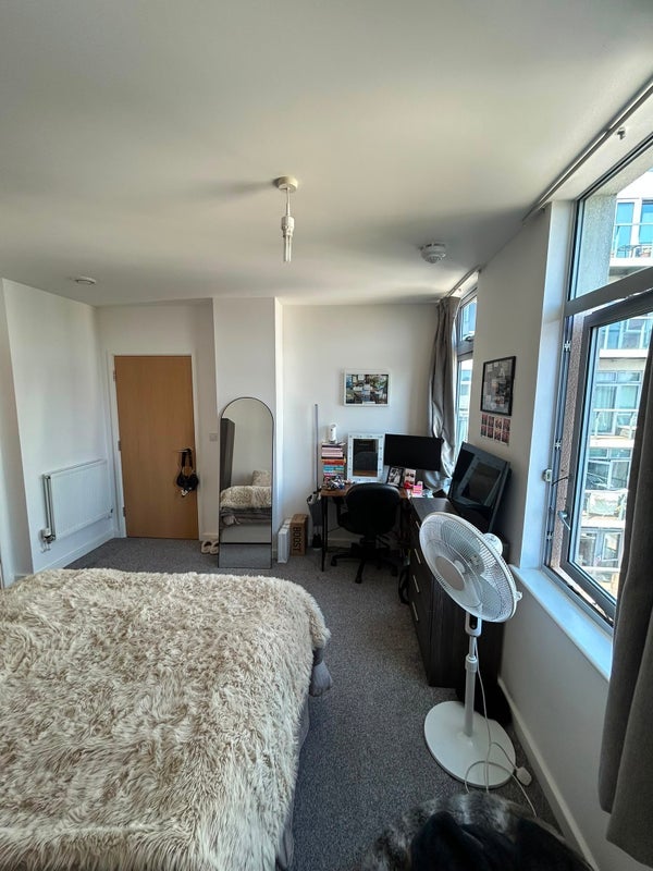Room Salton Square in Greater London
