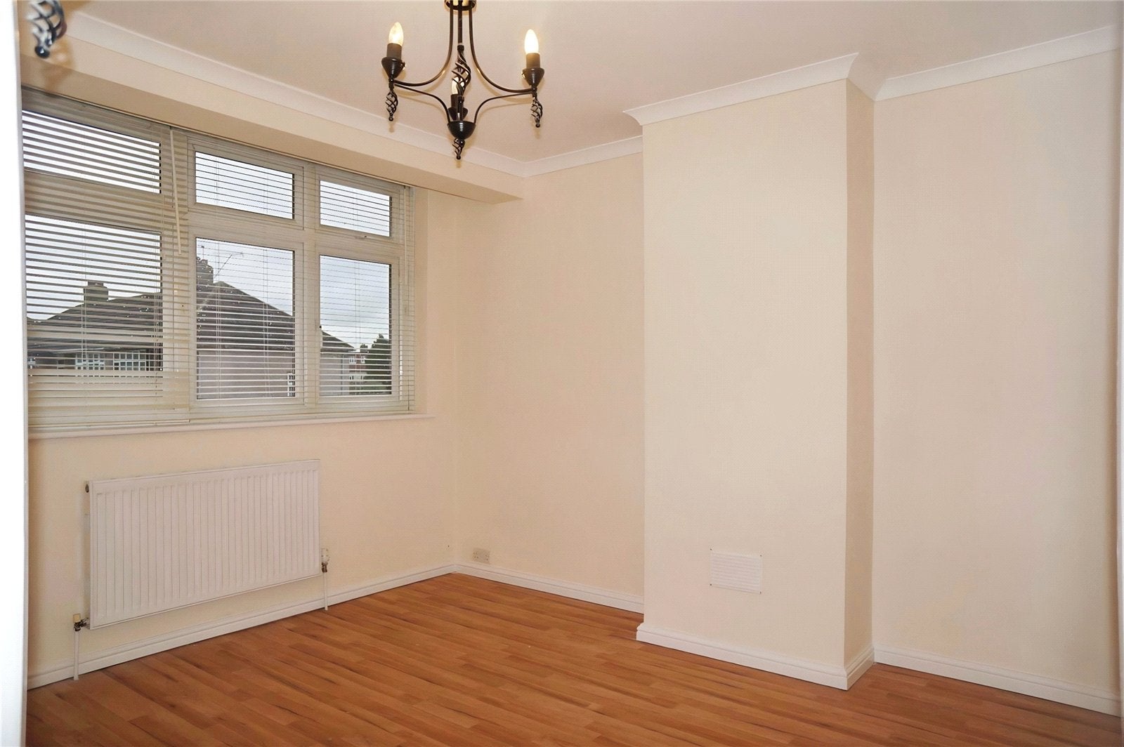 House Auriel Avenue in Greater London