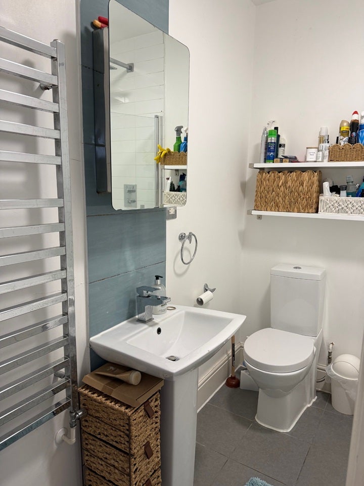 Flat Blakemore Road in Greater London