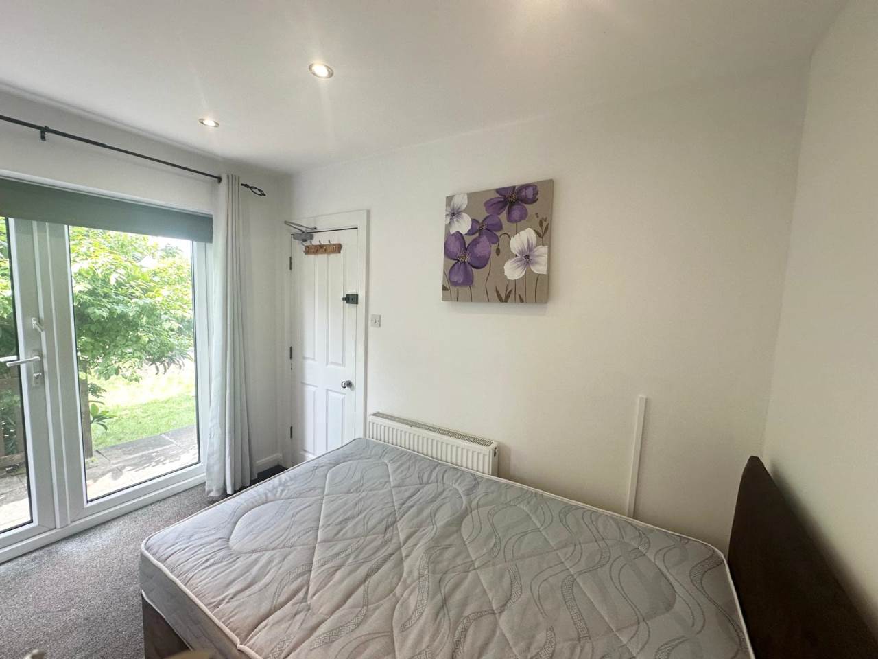 Room Burley Road in Leeds
