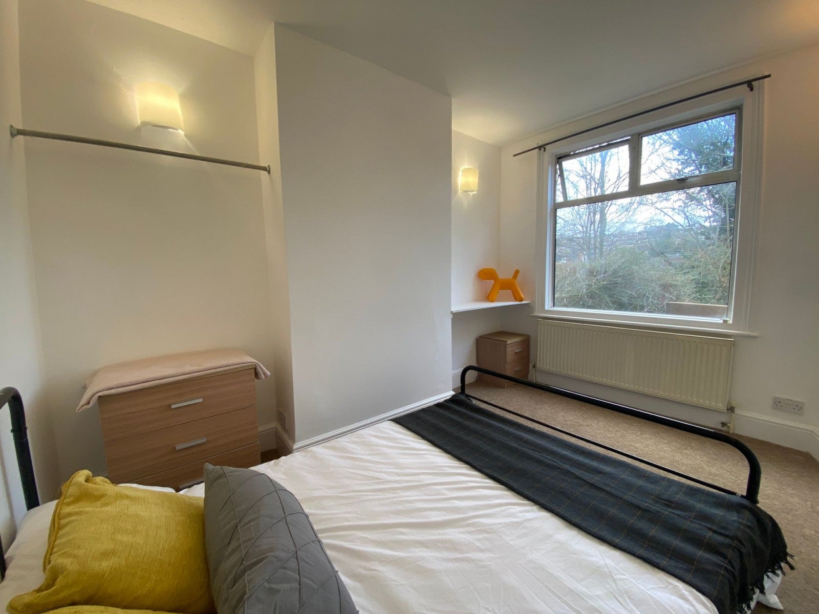 Room Hughenden Road in High Wycombe